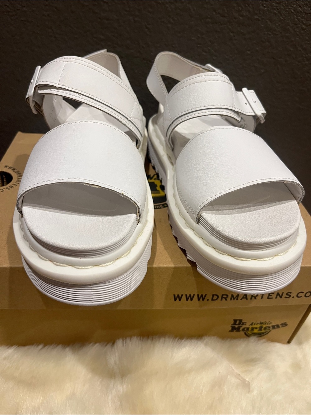 New Dr. Martens Voss mono hydro leather sandal